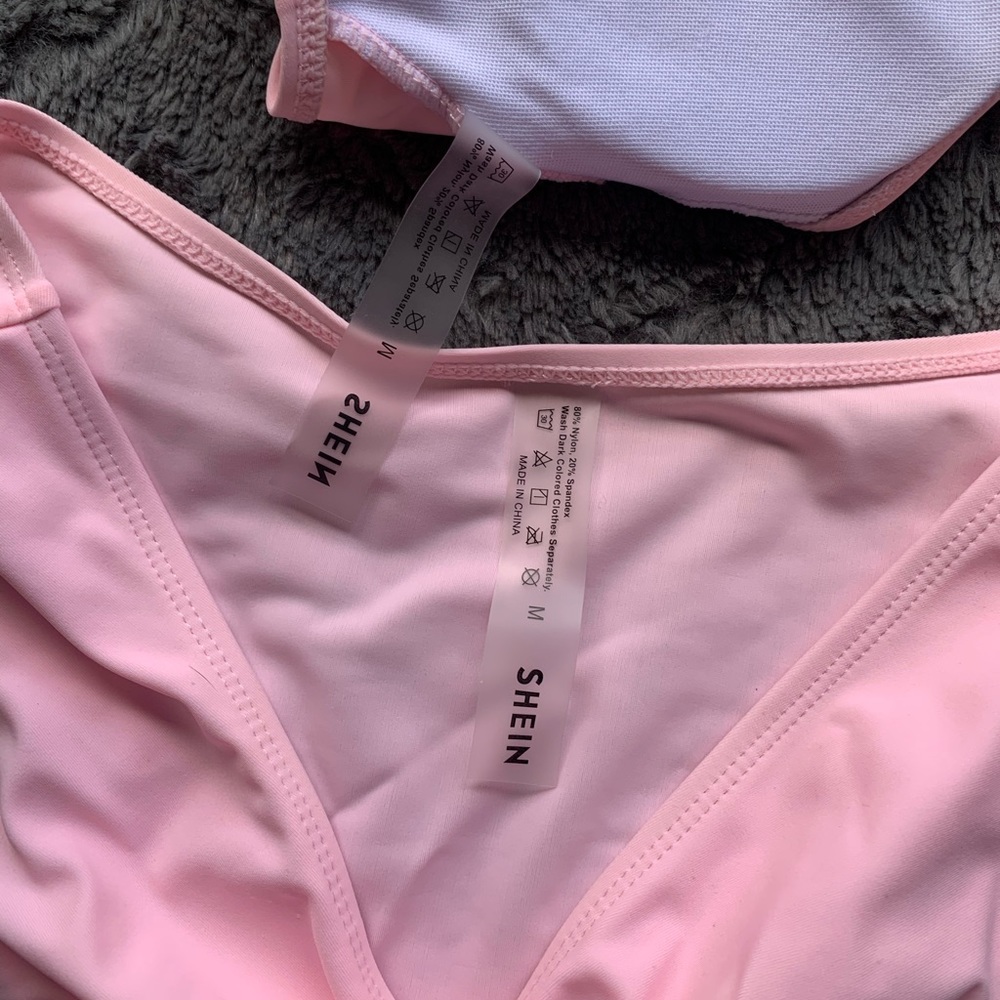 Pink bikini - Picture 2 of 3